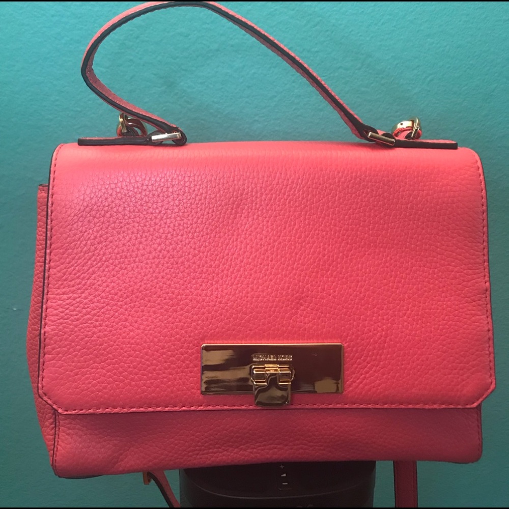 Beautiful Michael Kors medium size purse